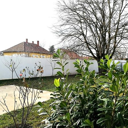 Villa Zsuzsanna Gyomaendrőd Esterno foto